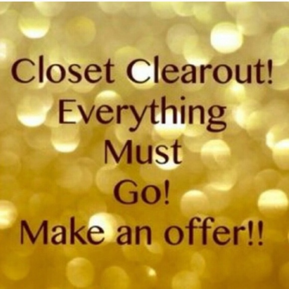 ❗️CLOSET CLEAR OUT ❗️ SEND ME OFFERS! - Picture 1 of 1